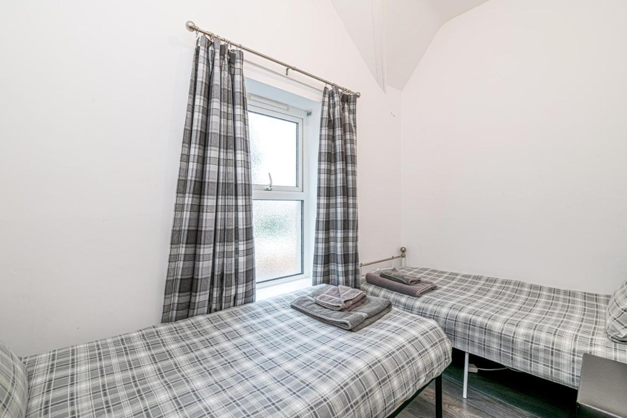 Two Bedroom Holiday Apartment Colwyn Bay Bagian luar foto