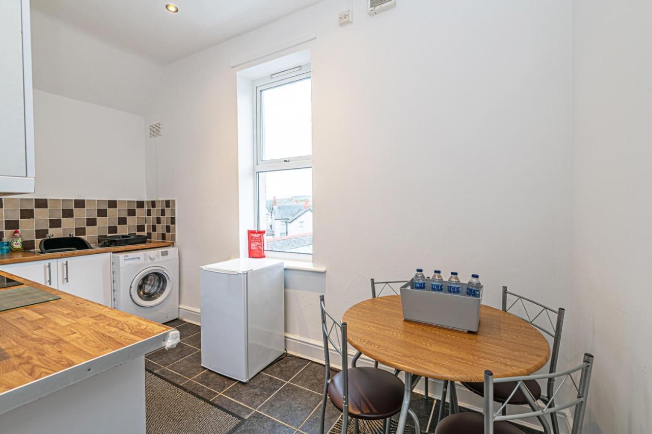 Two Bedroom Holiday Apartment Colwyn Bay Bagian luar foto