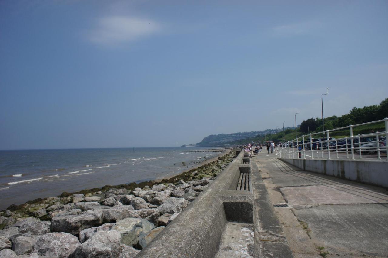 Two Bedroom Holiday Apartment Colwyn Bay Bagian luar foto